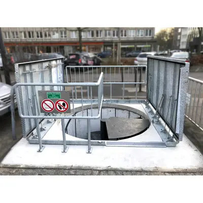Notausstiege mit manueller &Ouml;ffnung